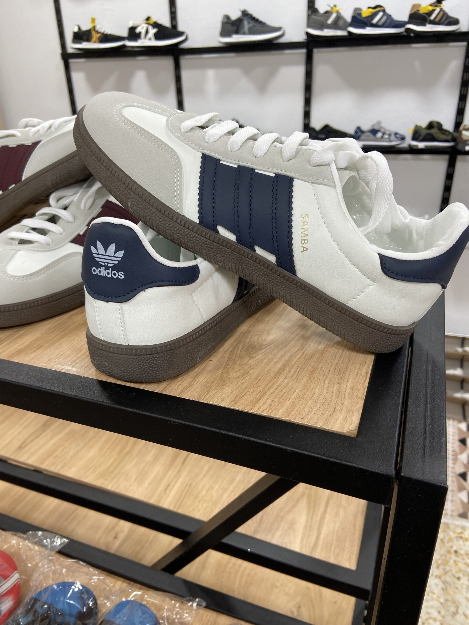 img_9103 Chaussures sport femmes – Image 1